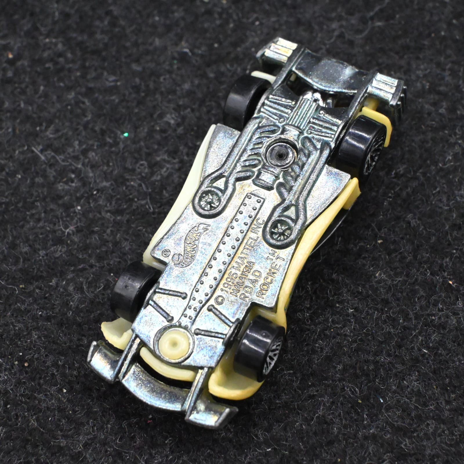 Hotwheels 1995 ROAD ROCKET White Body / Gray Lift Up Hood - Thumbnail 9