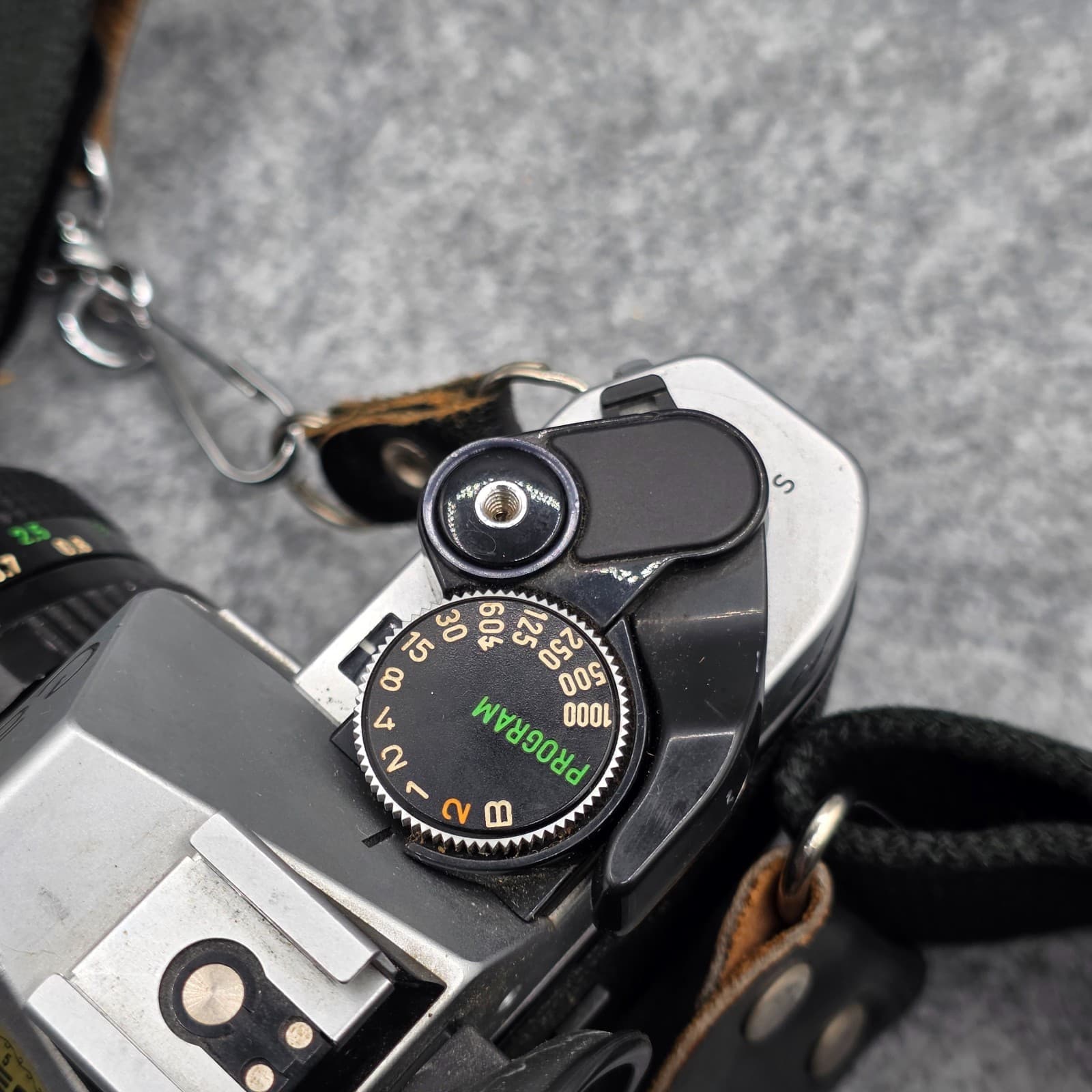 Canon AE-1 Program 35mm Film Camera w/ 50mm 1:1.8 Lens 790 - Thumbnail 7