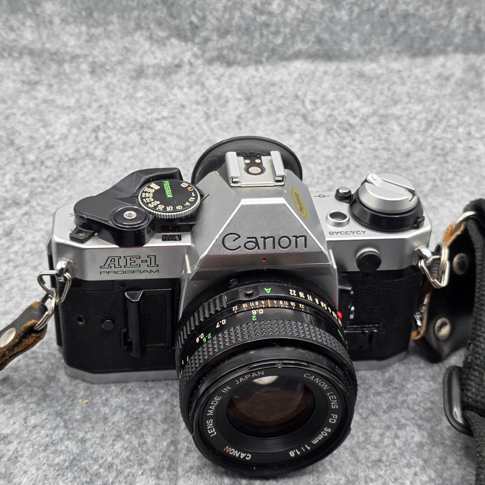 Canon AE-1 Program 35mm Film Camera w/ 50mm 1:1.8 Lens 790 - Thumbnail 10