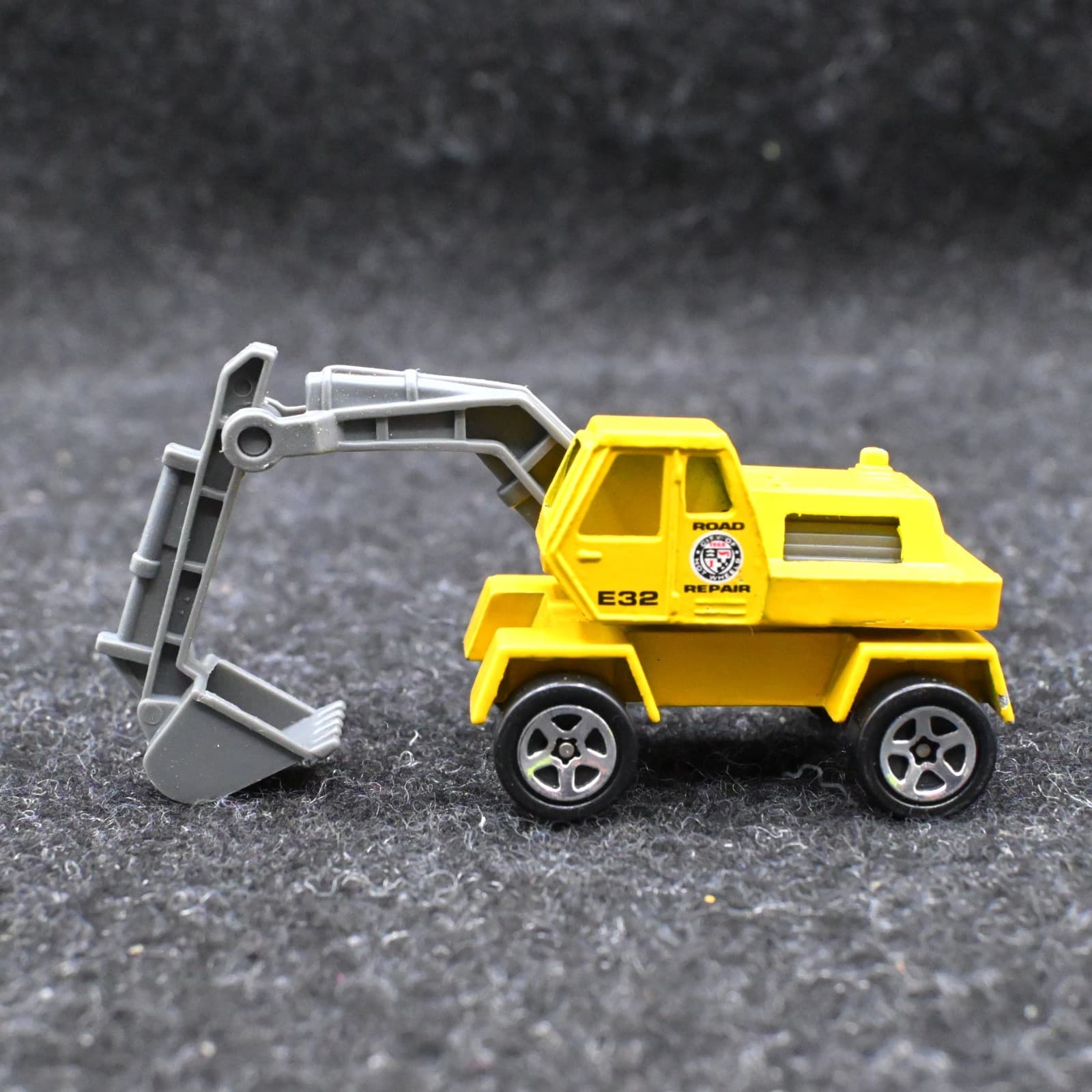 Hot Wheels 1997 Dirt Rover Digger