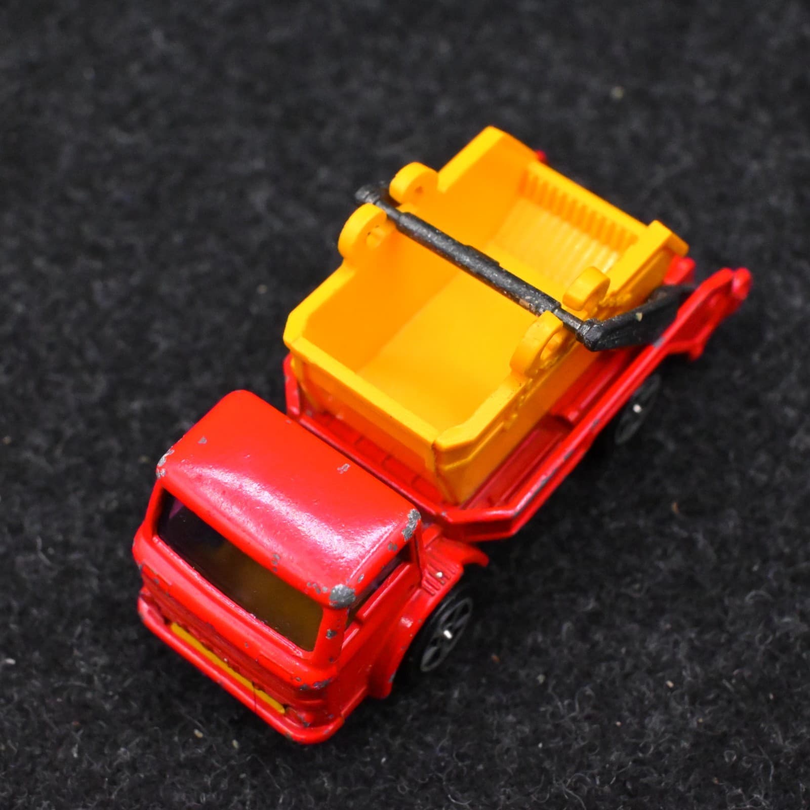 VTG Corgi Juniors Whizzwheels Ford D 1000 Skip Truck - red & yellow - England - Thumbnail 5