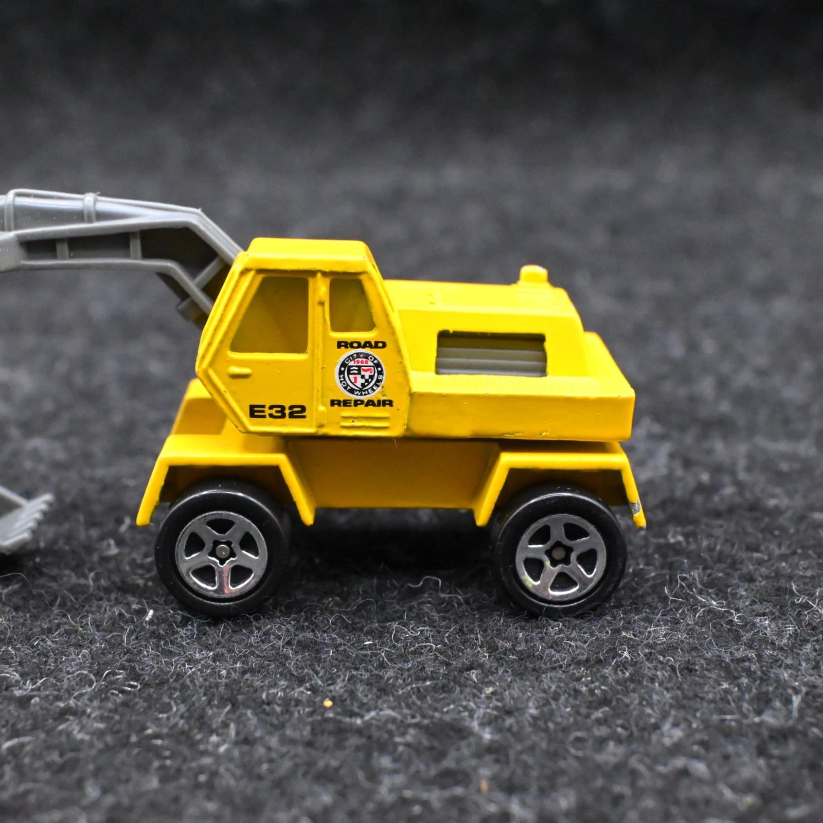 Hot Wheels 1997 Dirt Rover Digger - Thumbnail 2