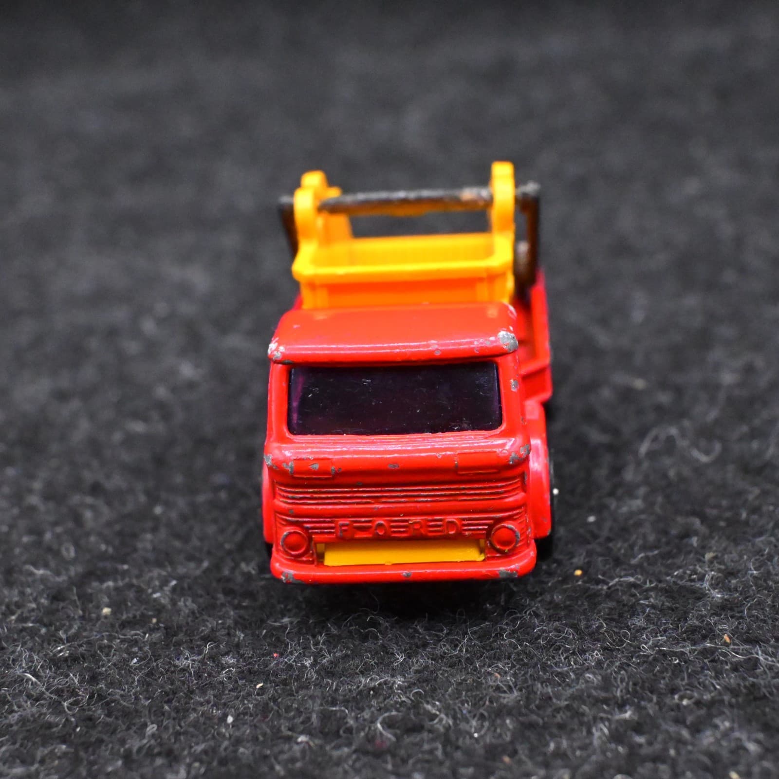 VTG Corgi Juniors Whizzwheels Ford D 1000 Skip Truck - red & yellow - England - Thumbnail 4