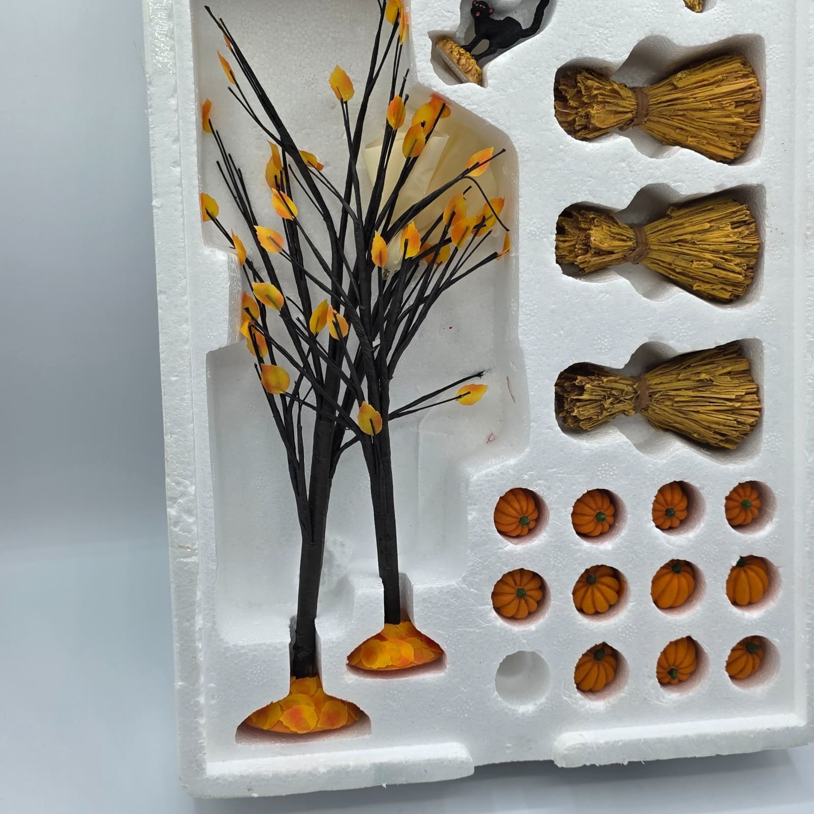 Dept 56 Halloween Village Accessories Trees Black Cats Scarecrow Ghost #52704 - Thumbnail 4