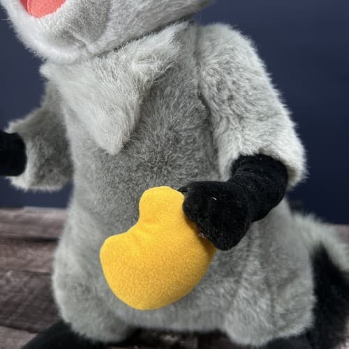 VTG Disneyland Walt Disney Pocahontas 14" Meeko Raccoon Plush Large - Thumbnail 3