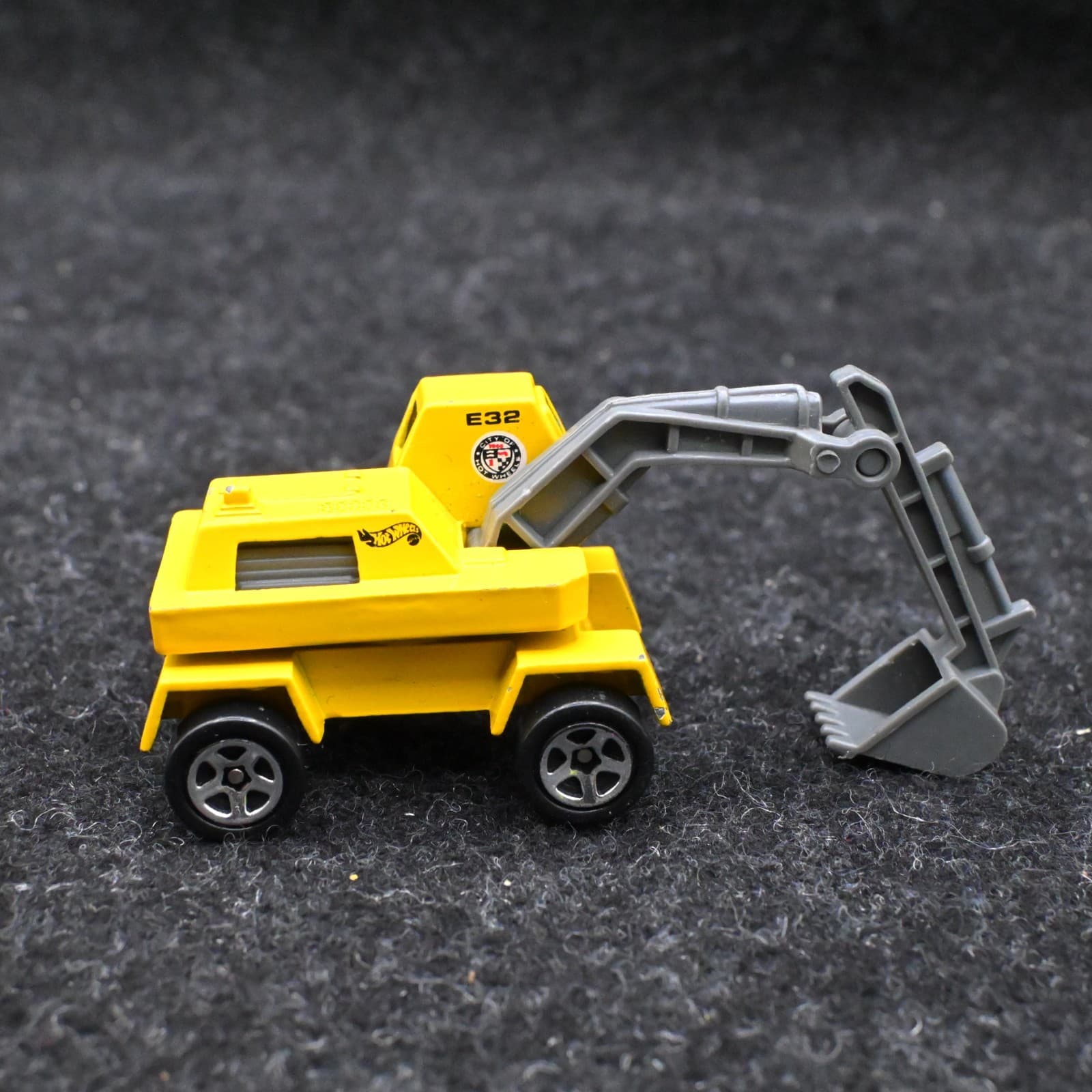 Hot Wheels 1997 Dirt Rover Digger - Thumbnail 4