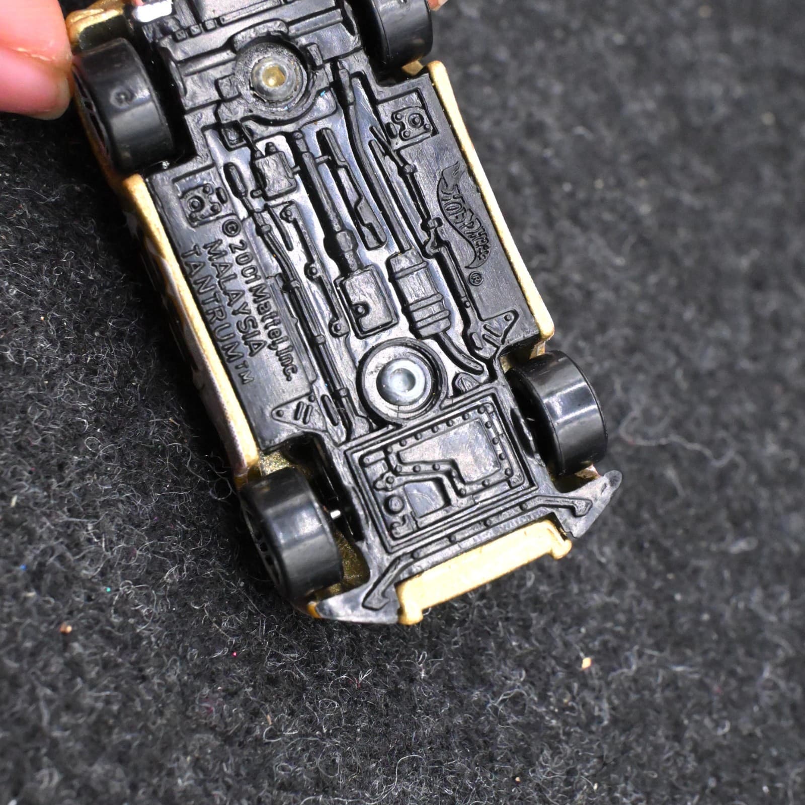 Hot Wheels Mattel 2001 Tantrum Convertible Car Diecast Bee Hive 1:64 Collectible - Thumbnail 7