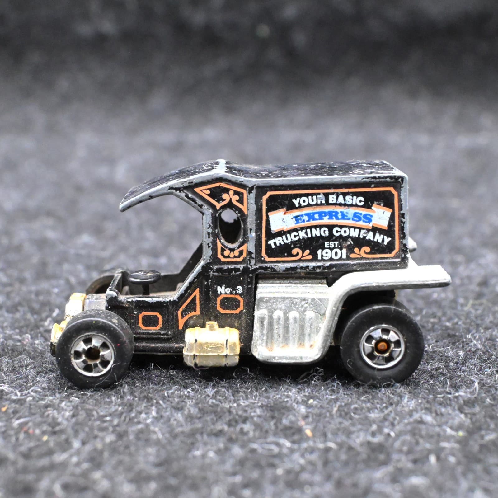 Vintage Hot Wheels T-Totaller 1976 Your Basic Express Trucking Company 1901
