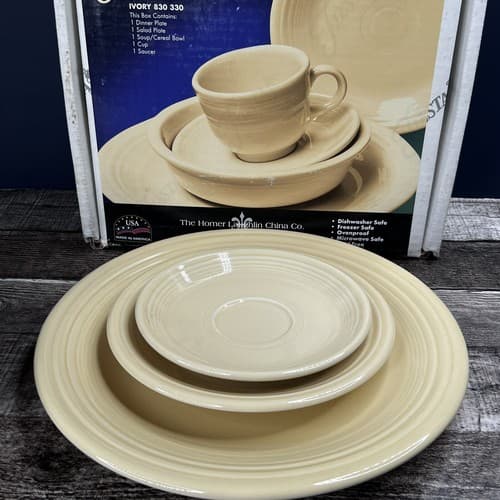 Fiesta Ivory (retired) Classic Rim 5-Piece Place Setting W/ Box - Thumbnail 7