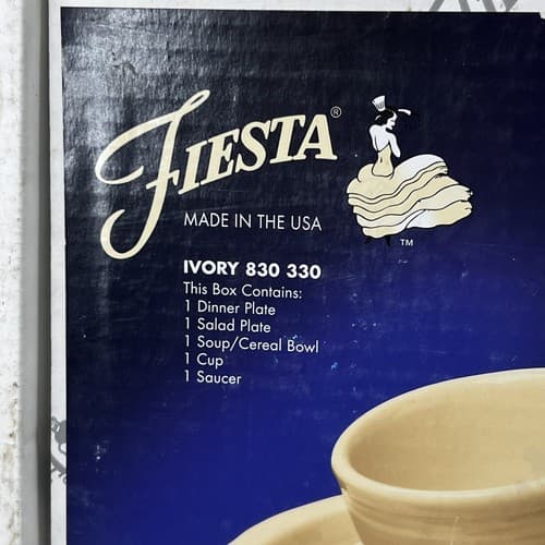 Fiesta Ivory (retired) Classic Rim 5-Piece Place Setting W/ Box - Thumbnail 3