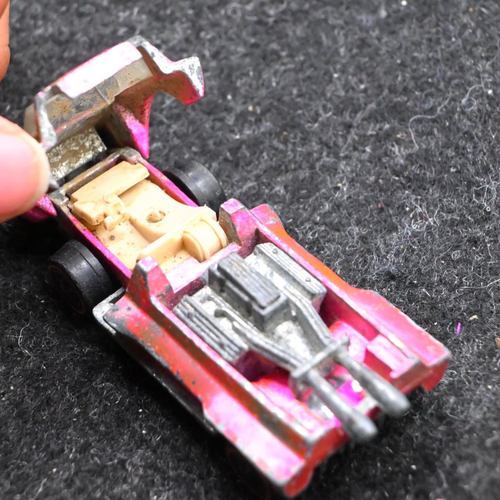 Redline Hotwheels Hot Pink 1971 Hairy Hauler - Thumbnail 12