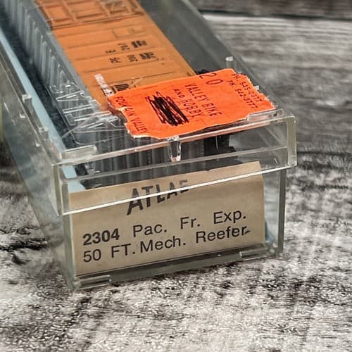 Atlas 2304 Pacific Fruit Express Reefer N Scale Train Box Car - Thumbnail 3