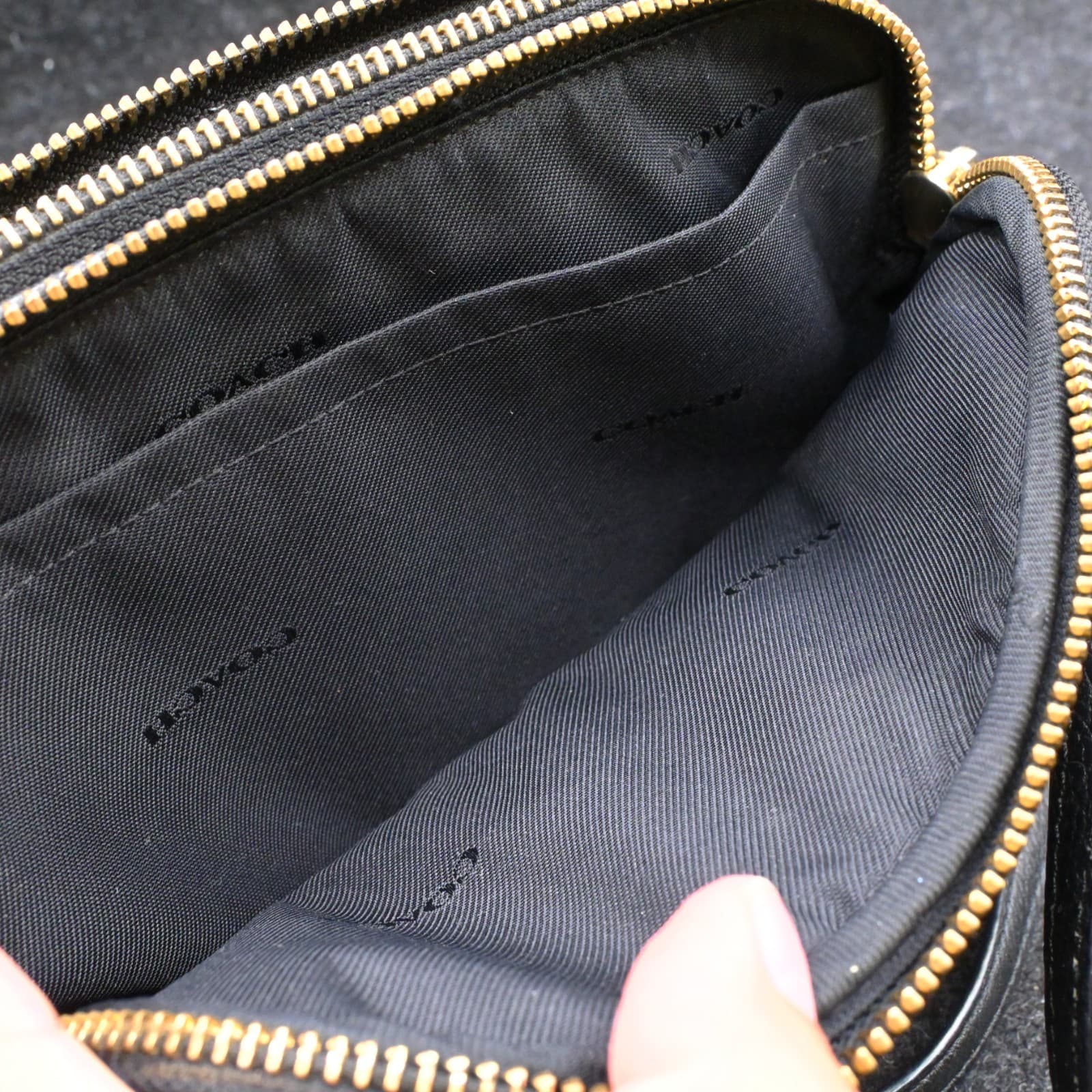 READ Coach Mini Jamie Camera Bag Black Pebble Leather Signature Crossbody Purse - Thumbnail 8