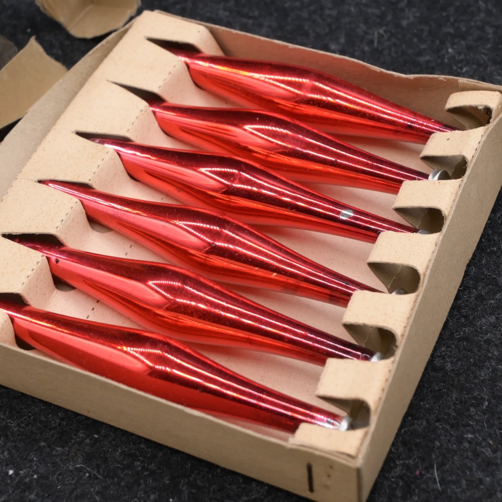 Vintage Shiny Brite 4" Teardrop Icicle Red Christmas Ornaments 6 Total RARE - Thumbnail 9