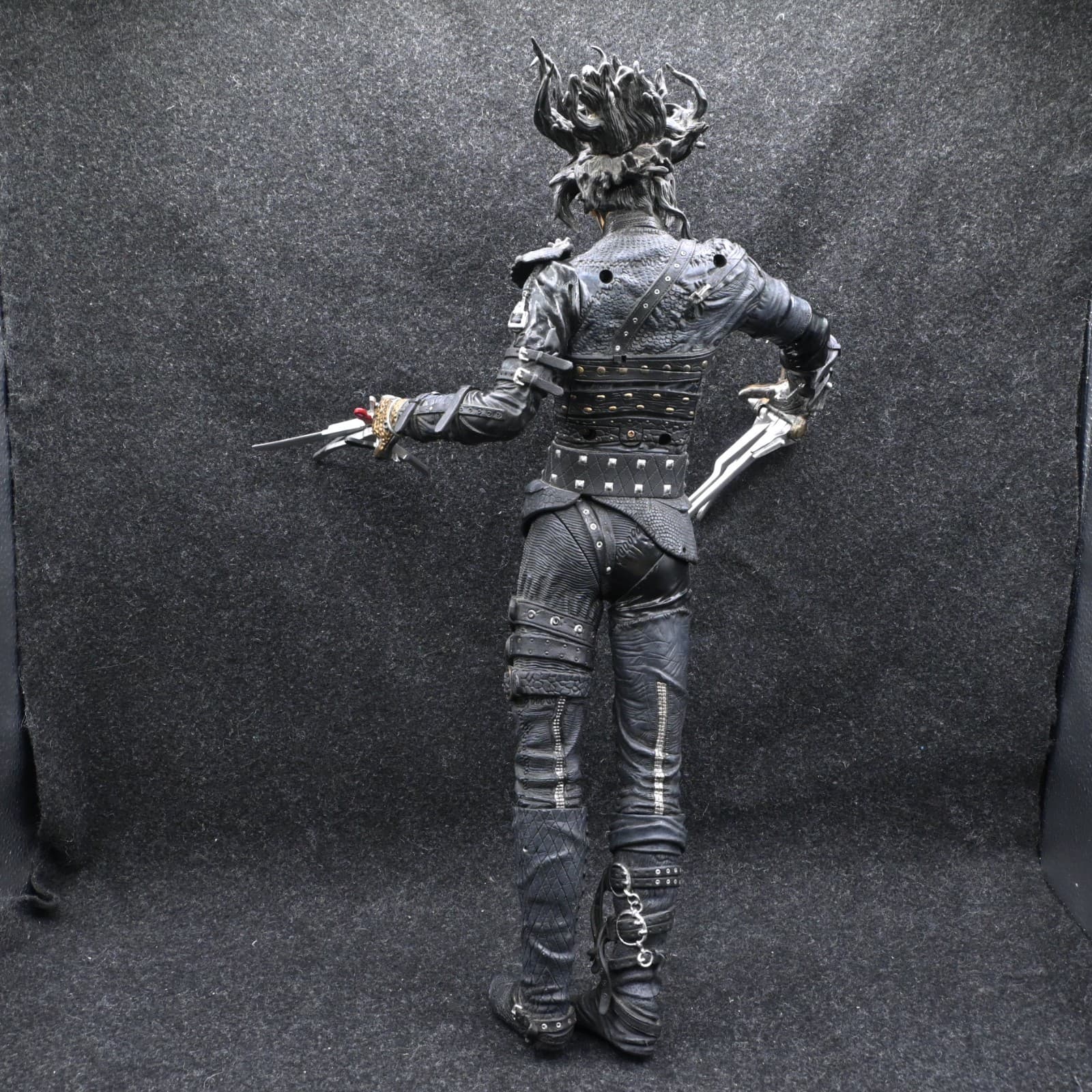 FOR PARTS OR REPAIR Edward Scissorhands 18" Action Figure, 2000 McFarlane Toys - Thumbnail 6