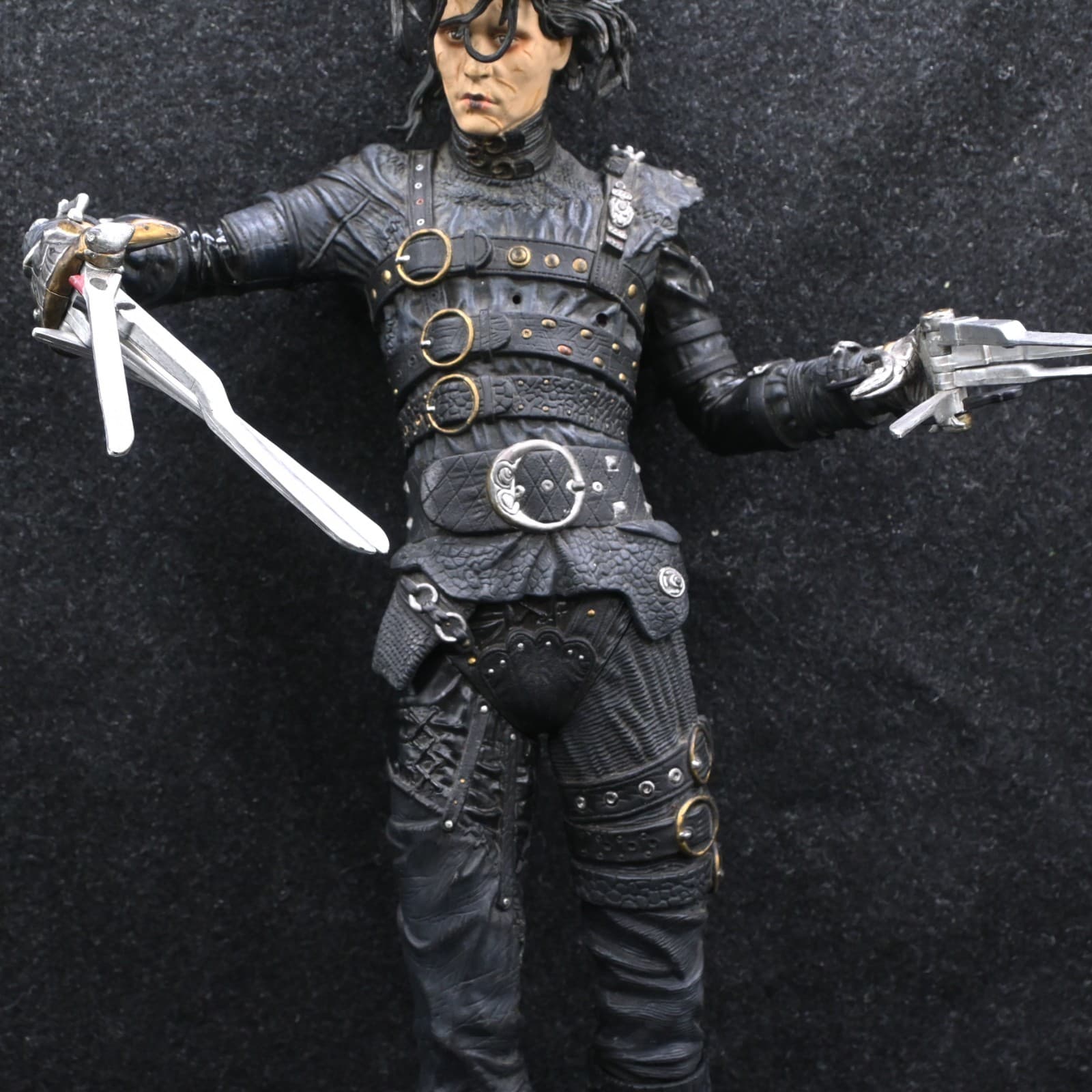 FOR PARTS OR REPAIR Edward Scissorhands 18" Action Figure, 2000 McFarlane Toys - Thumbnail 4