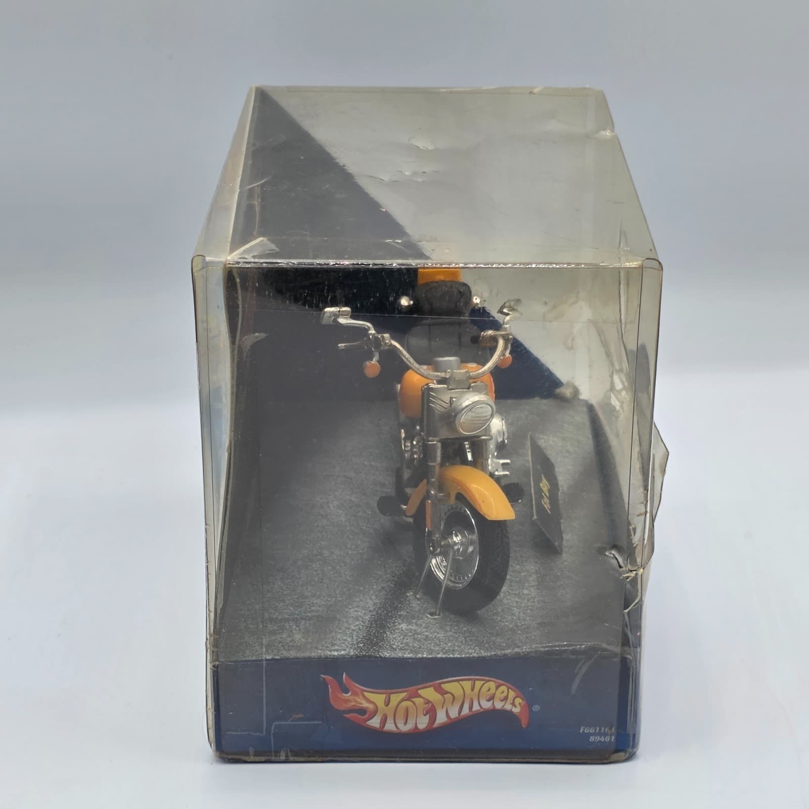 New 2001 Harley Davidson Fat Boy Motorcycle Hot Wheels F661161 89461 Yellow - Thumbnail 5