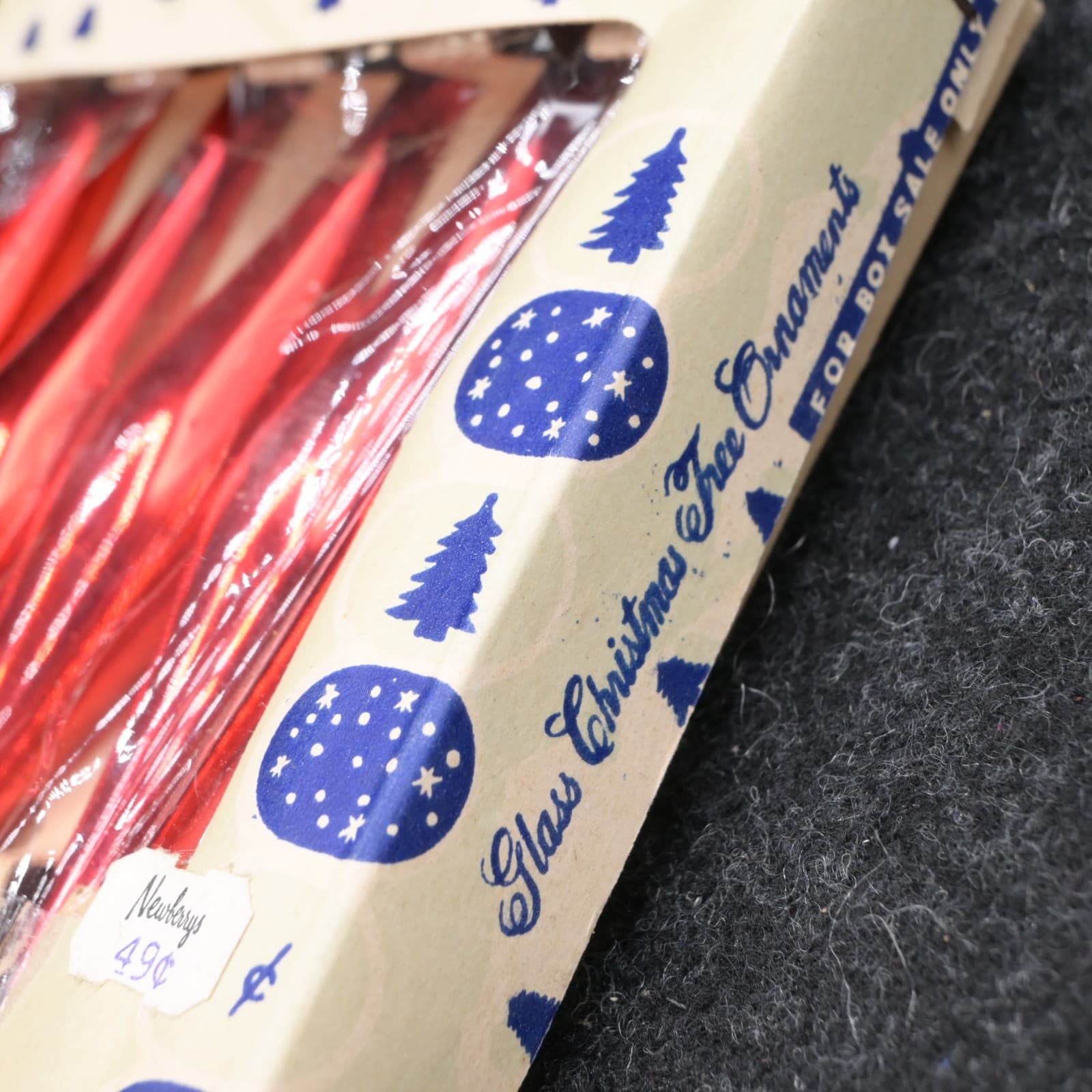 Vintage Shiny Brite 4" Teardrop Icicle Red Christmas Ornaments 6 Total RARE - Thumbnail 6