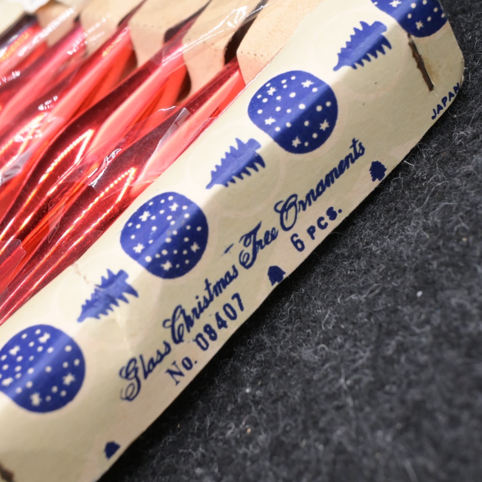 Vintage Shiny Brite 4" Teardrop Icicle Red Christmas Ornaments 6 Total RARE - Thumbnail 8