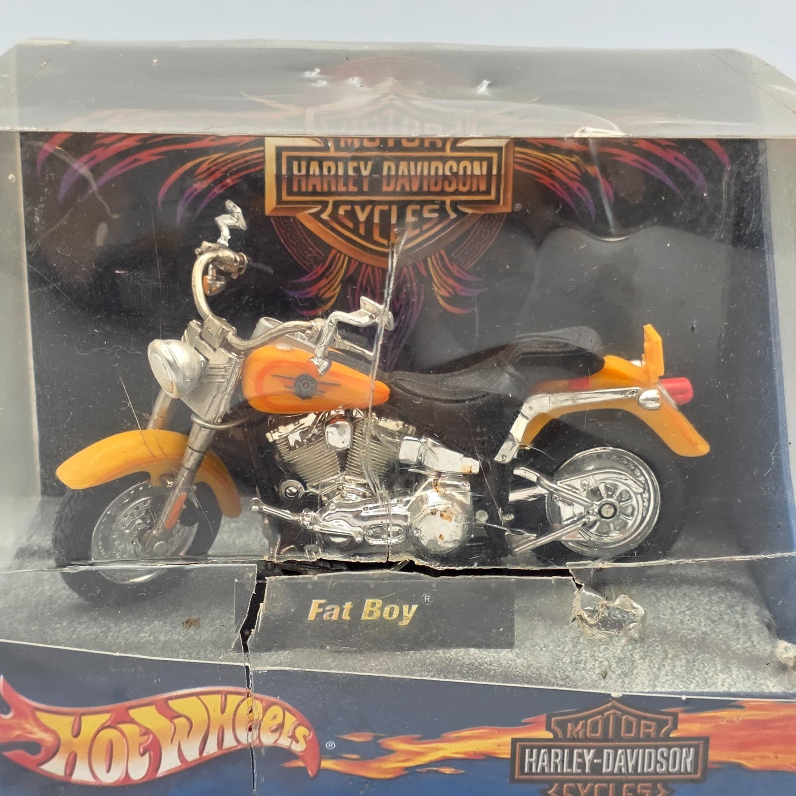 New 2001 Harley Davidson Fat Boy Motorcycle Hot Wheels F661161 89461 Yellow - Thumbnail 3