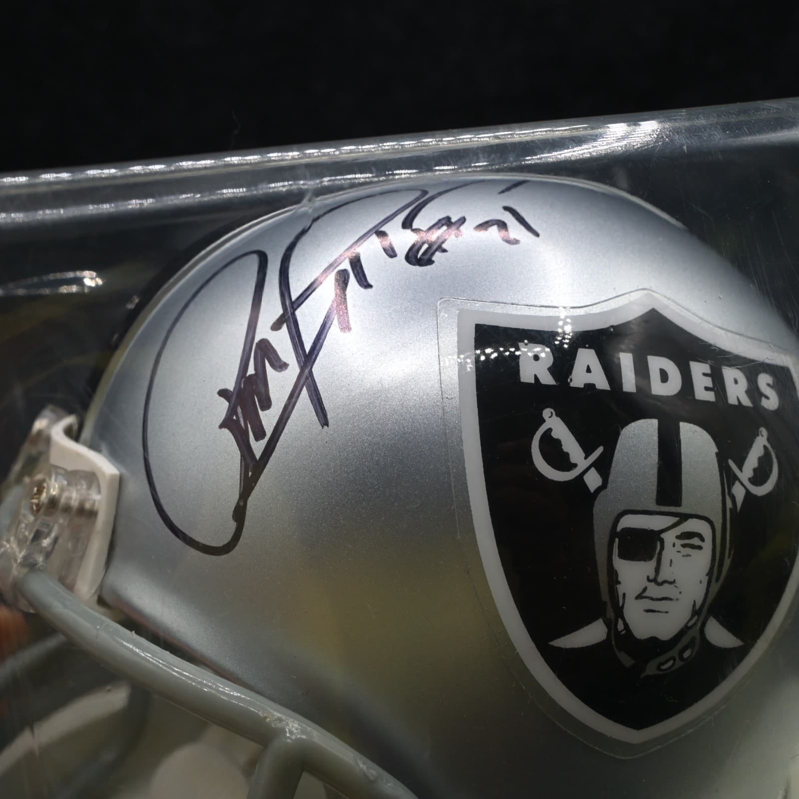 LAS VEGAS RAIDERS SIGNED RIDDELL MINI HELMET - Thumbnail 7