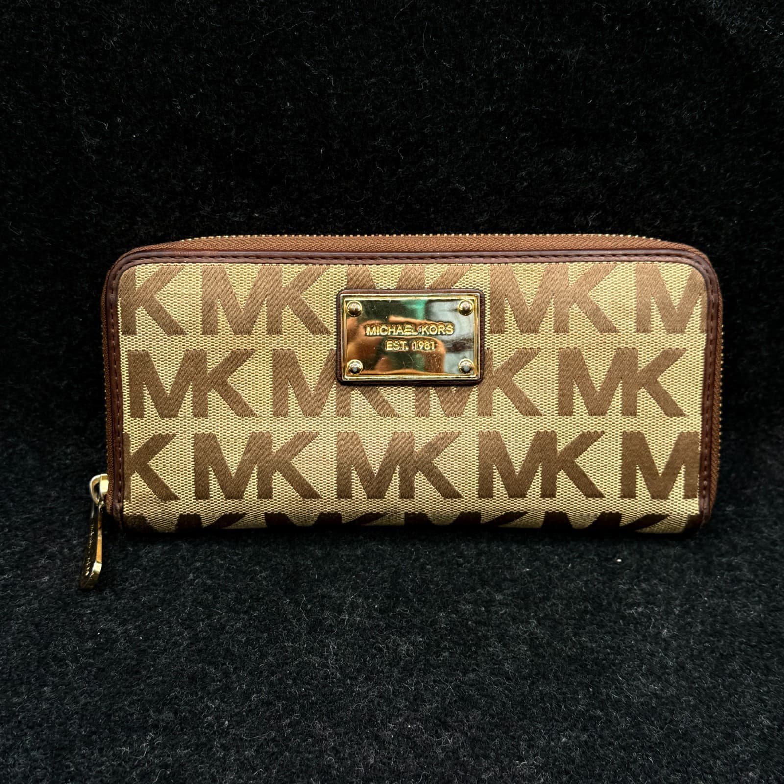 Michael Kors Zip Around Monogram Wallet with Leather Interior - Thumbnail 2