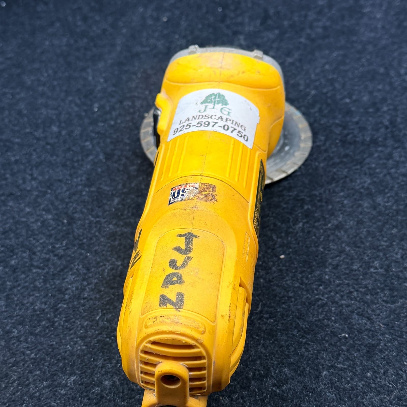 Dewalt DWE4011 4-1/2 in. Small Angle Grinder Used - Thumbnail 4