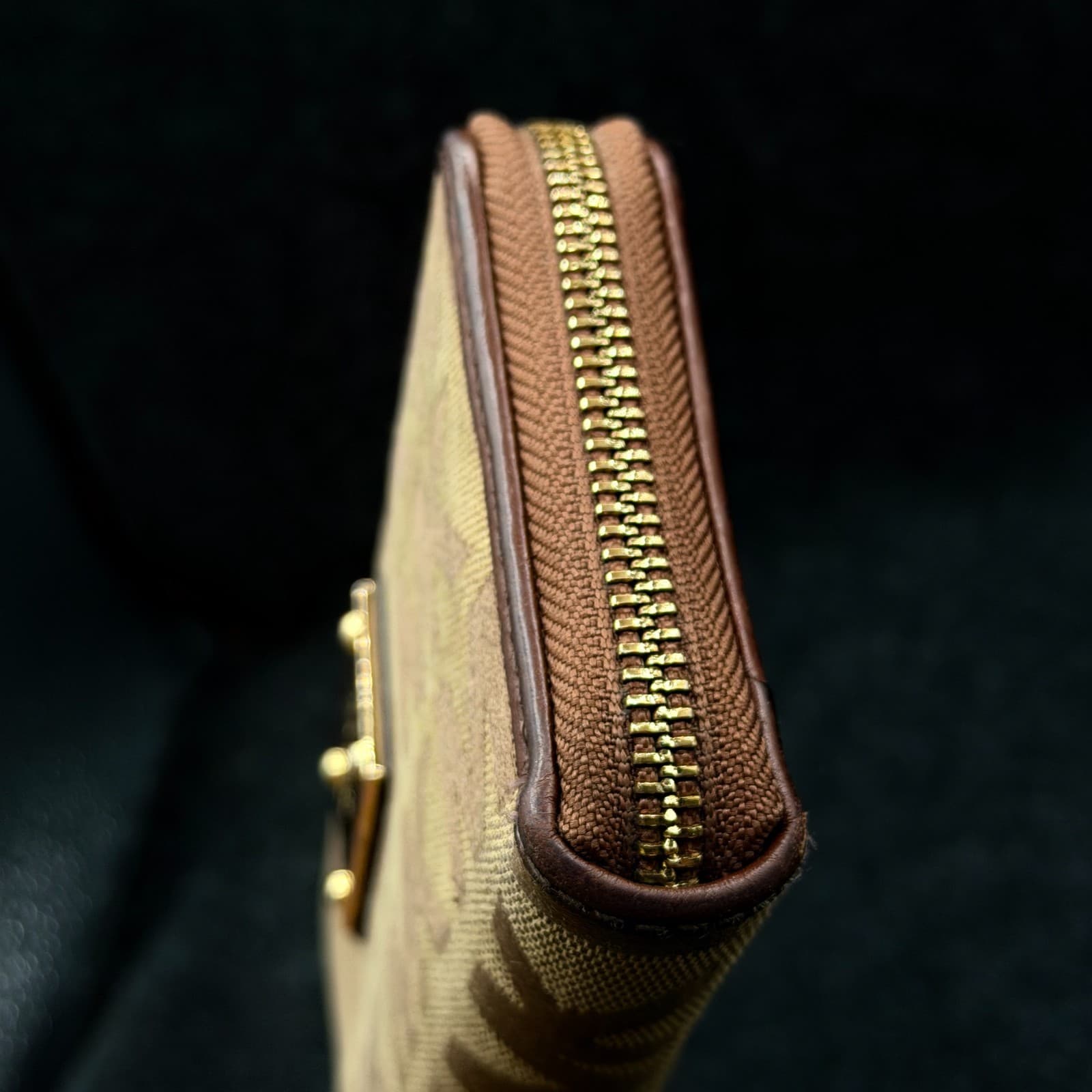 Michael Kors Zip Around Monogram Wallet with Leather Interior - Thumbnail 6