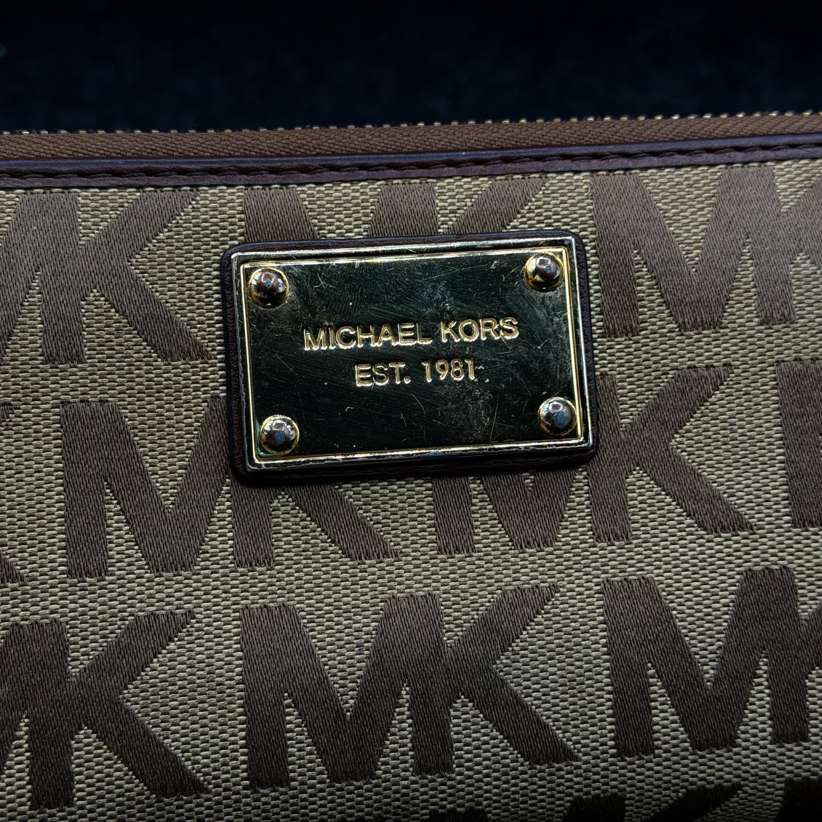Michael Kors Zip Around Monogram Wallet with Leather Interior - Thumbnail 3