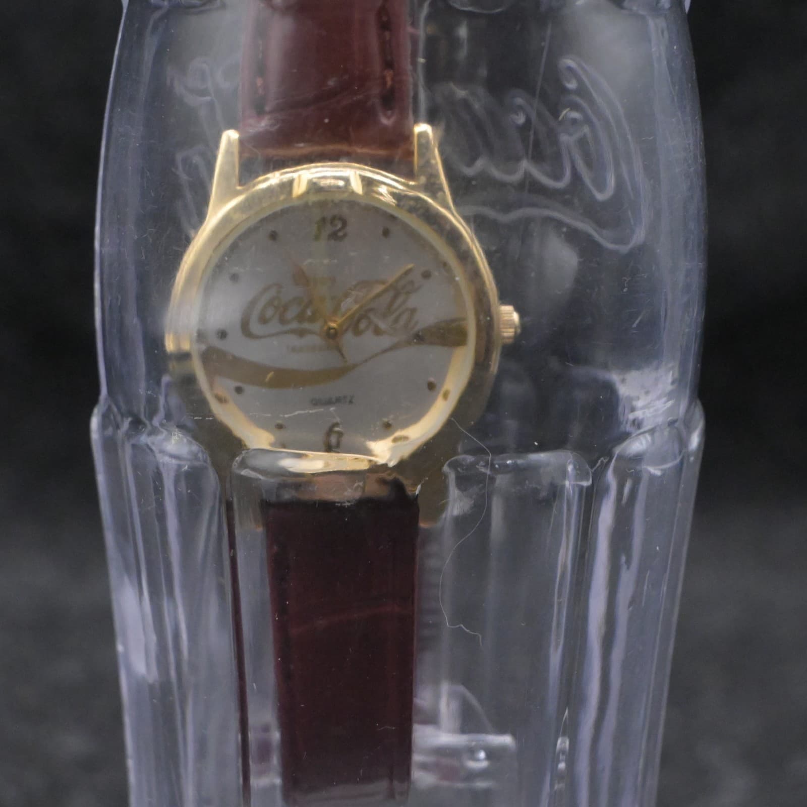 NOS 2002 Enjoy Coca-Cola Watch in Plastic Contour Coca-Cola Bottle Bank #55267W - Thumbnail 3