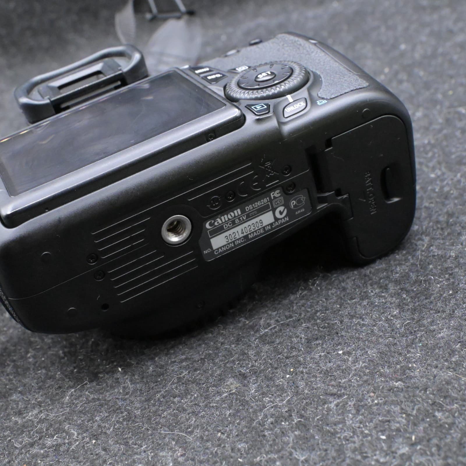 Canon EOS 60D 18MP DSLR Camera Body Only Charger Battery only - Thumbnail 15