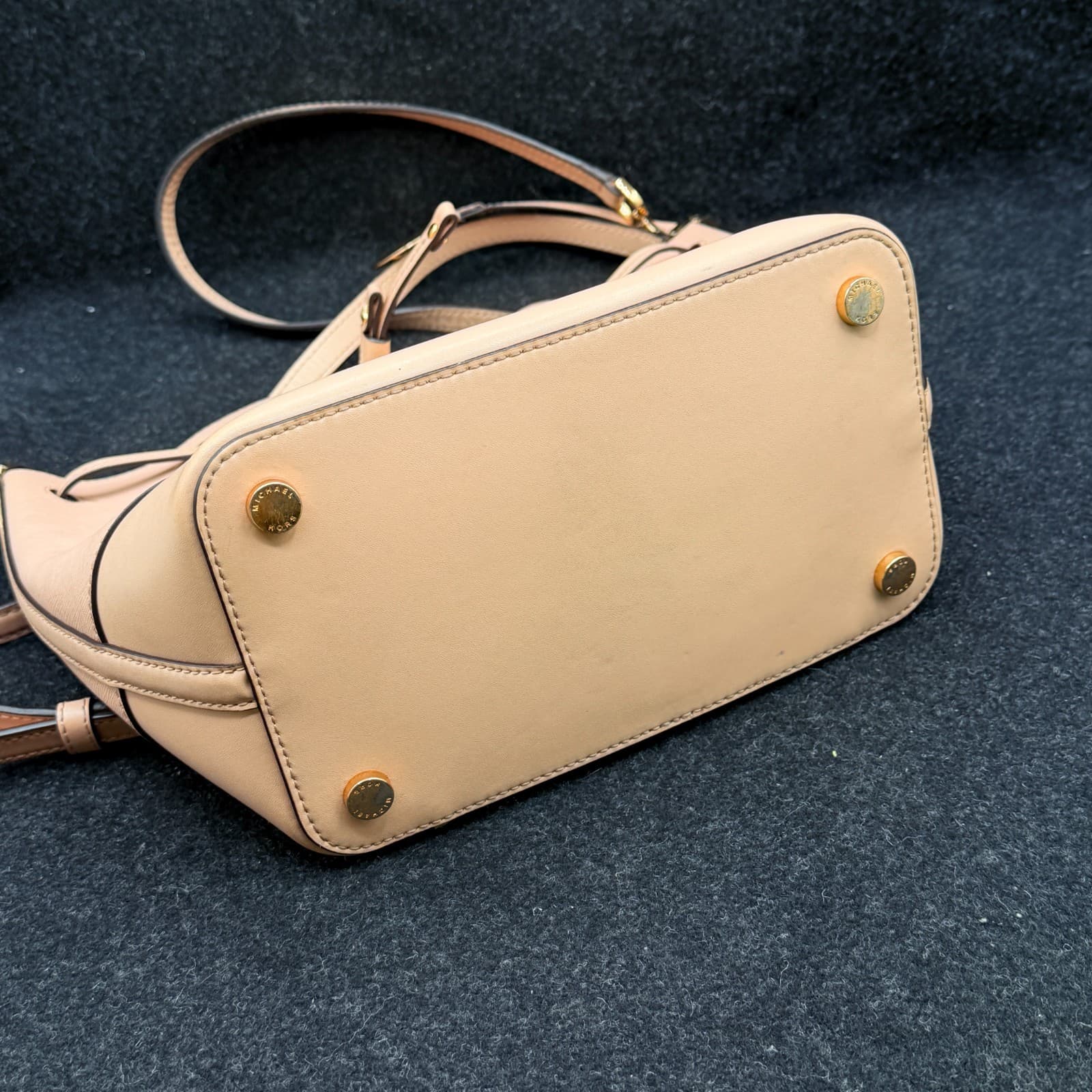 Michael Kors Trista Leather Bucket Bag - Light Pink - Lightly Used - Thumbnail 9