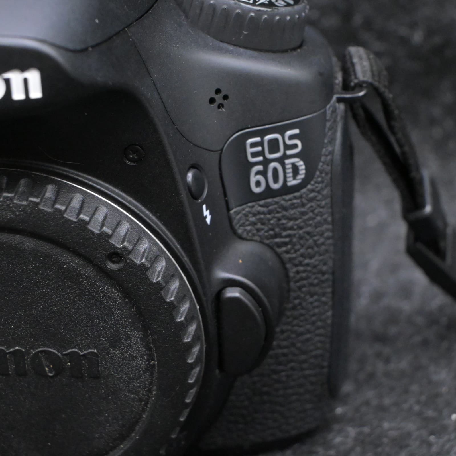 Canon EOS 60D 18MP DSLR Camera Body Only Charger Battery only - Thumbnail 6