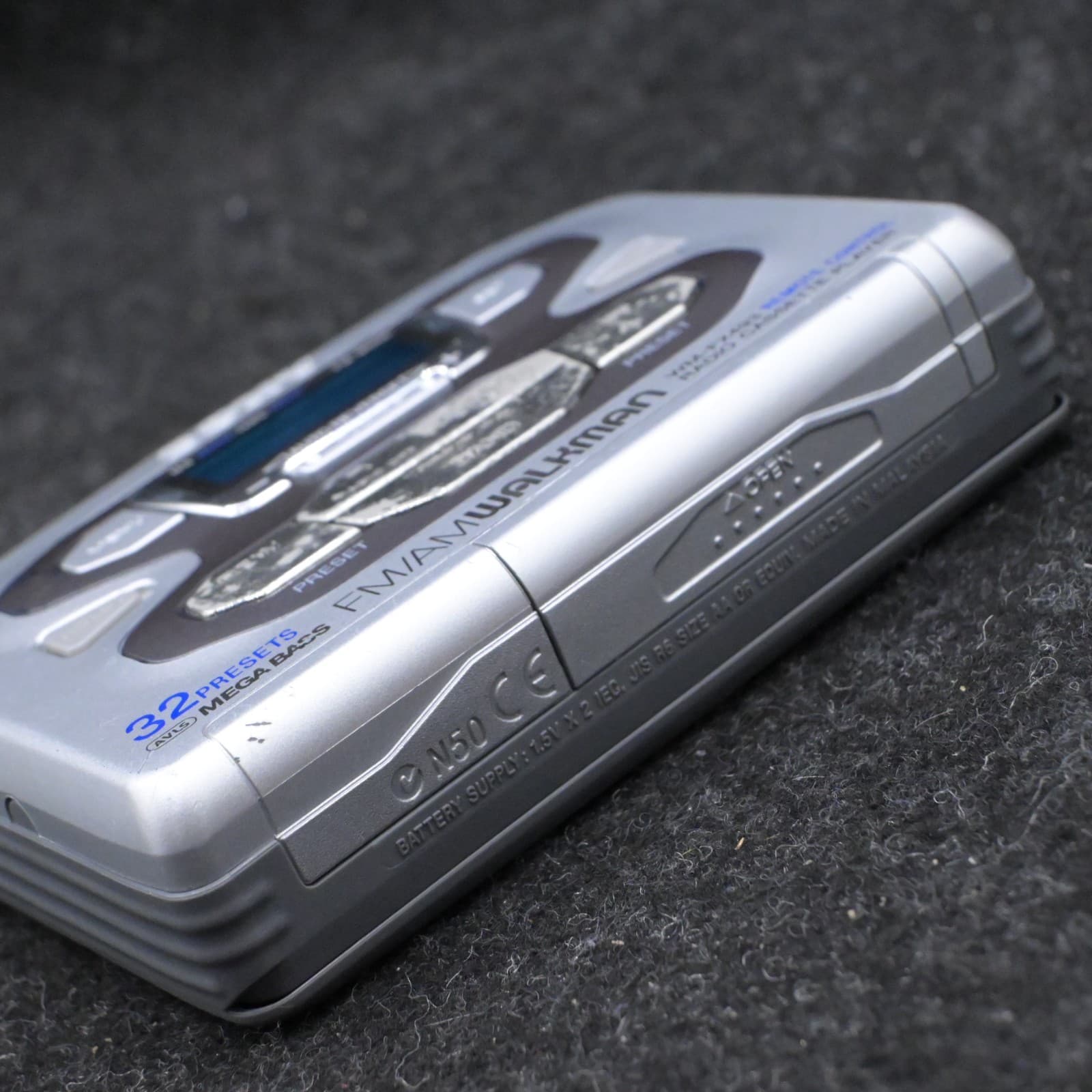 Sony Walkman WM-FX493 Portable AM/FM Radio Cassette Player - Tested/Working - Thumbnail 6