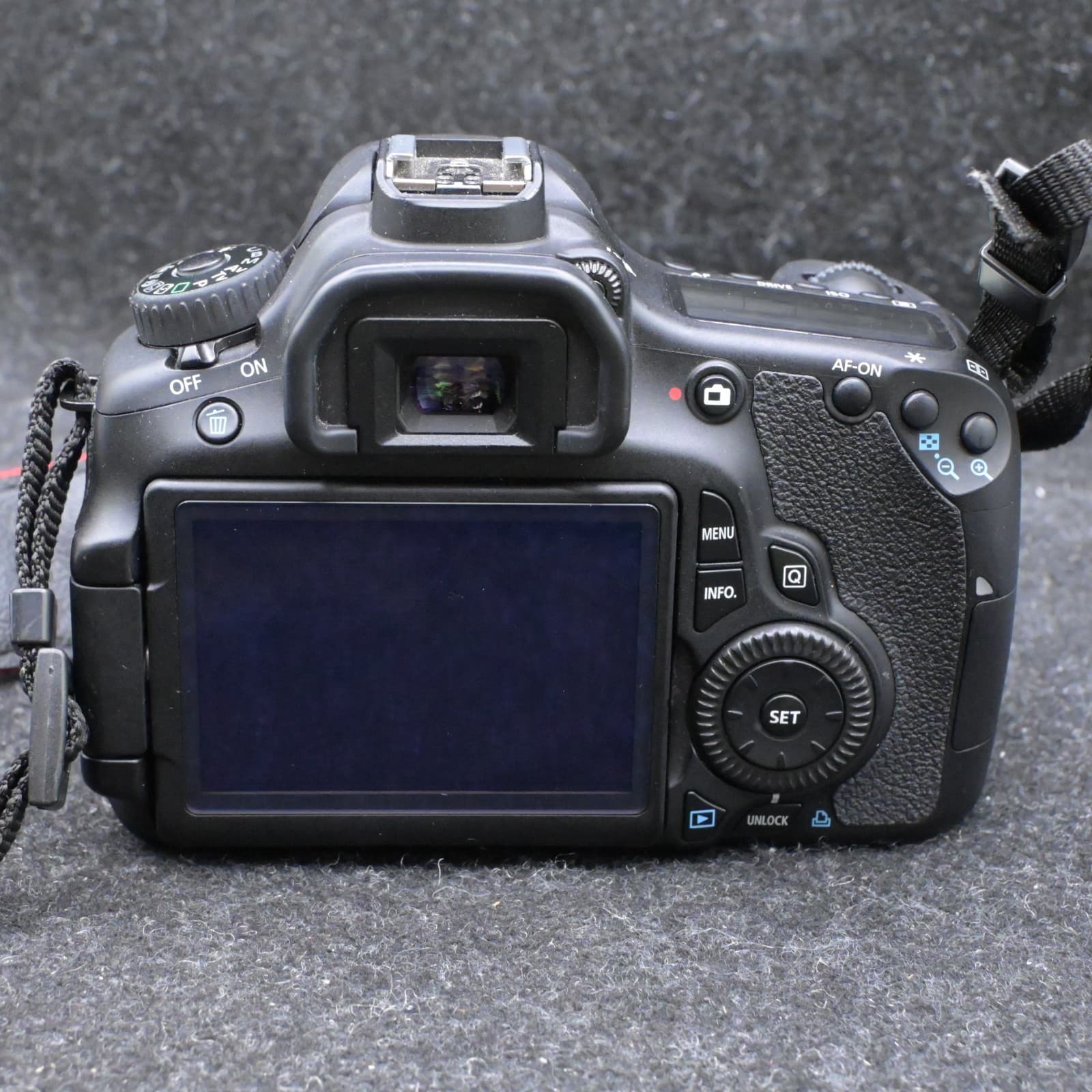 Canon EOS 60D 18MP DSLR Camera Body Only Charger Battery only - Thumbnail 7
