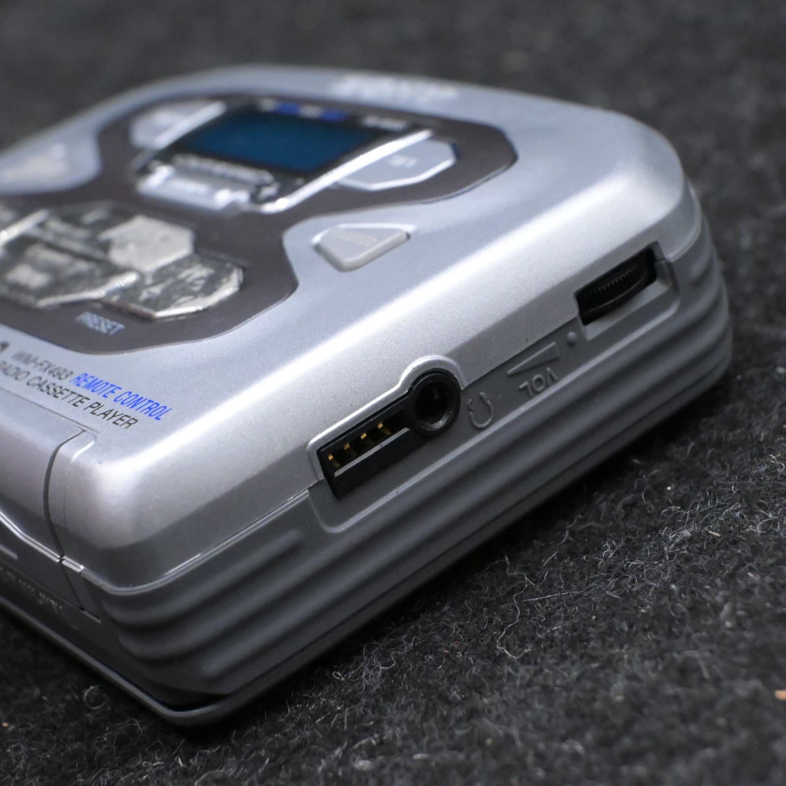Sony Walkman WM-FX493 Portable AM/FM Radio Cassette Player - Tested/Working - Thumbnail 5