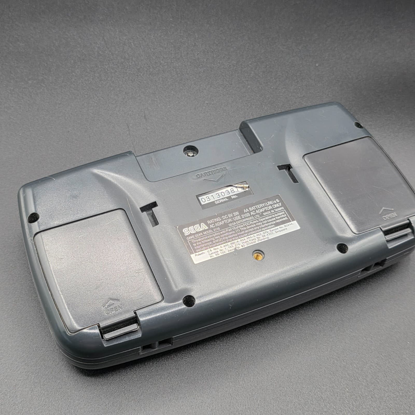 FOR PARTS OR REPAIR Sega Game Gear Handheld Console System Model 2110G - Thumbnail 10