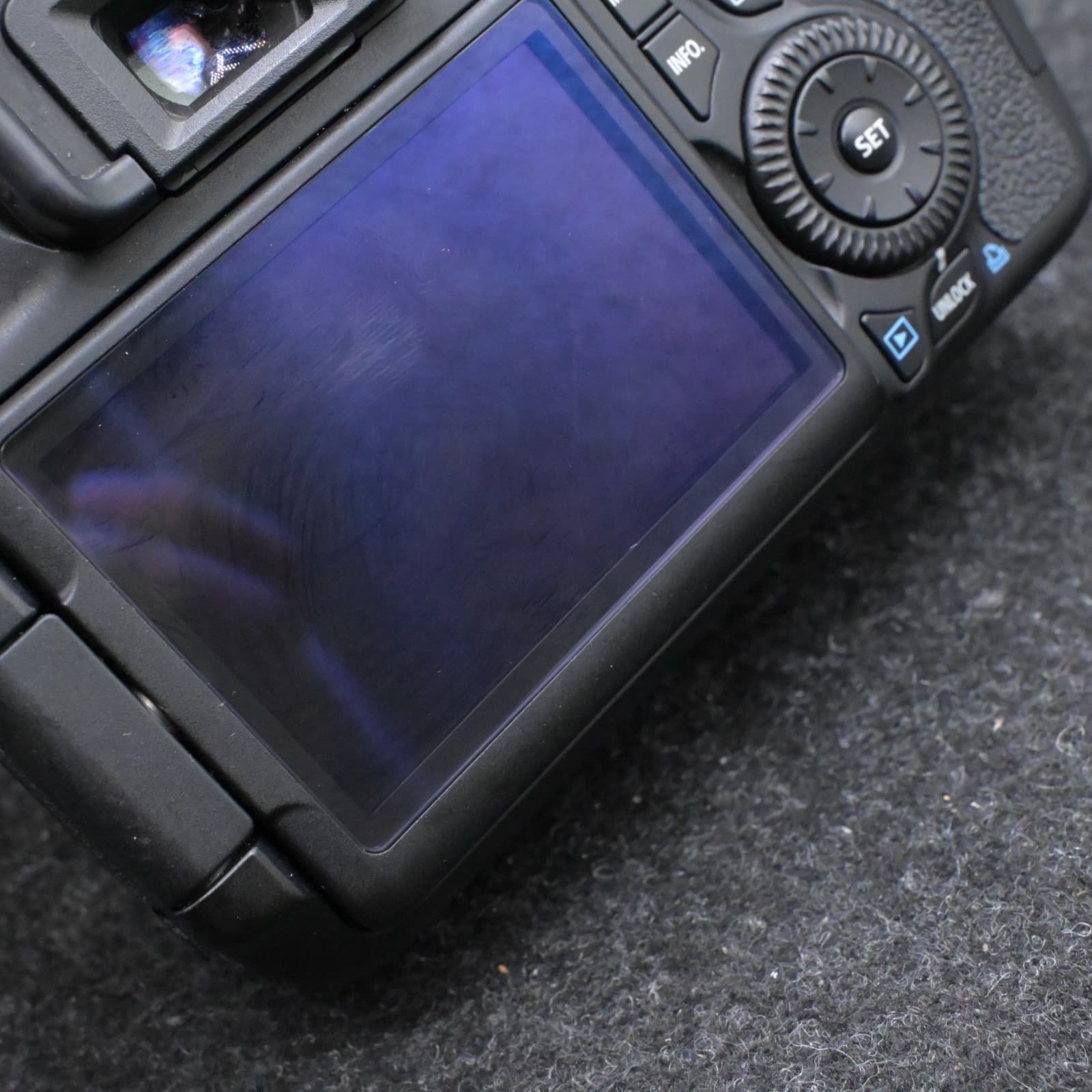 Canon EOS 60D 18MP DSLR Camera Body Only Charger Battery only - Thumbnail 14