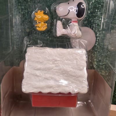 Peanuts Snoopy’s Dog House Opens For Storage With Woodstock & Snoopy - Just Play - Thumbnail 6