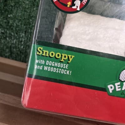 Peanuts Snoopy’s Dog House Opens For Storage With Woodstock & Snoopy - Just Play - Thumbnail 2