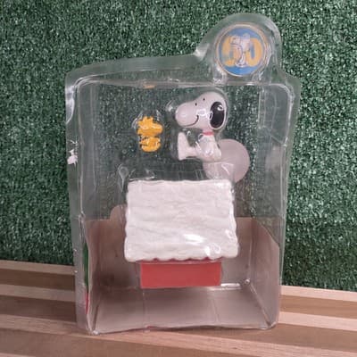 Peanuts Snoopy’s Dog House Opens For Storage With Woodstock & Snoopy - Just Play - Thumbnail 5