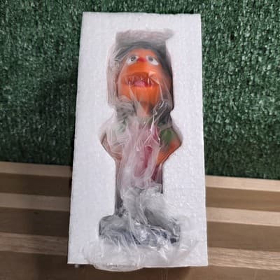 NEW Grocery Outlet Bargain Market: Lois Prices Bobblehead - Thumbnail 4