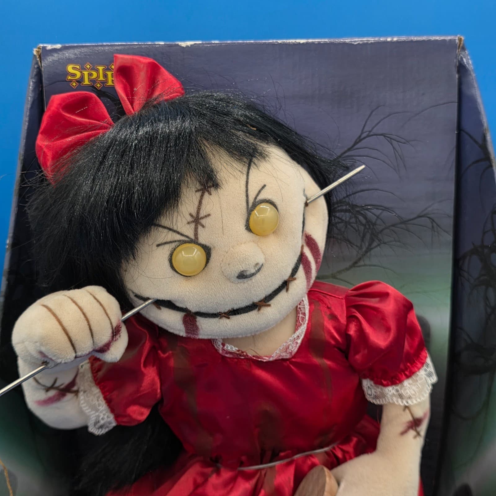 RARE Evil Rag Doll animatronic sold by Spirit Halloween DOES NOT MOVE - Thumbnail 8