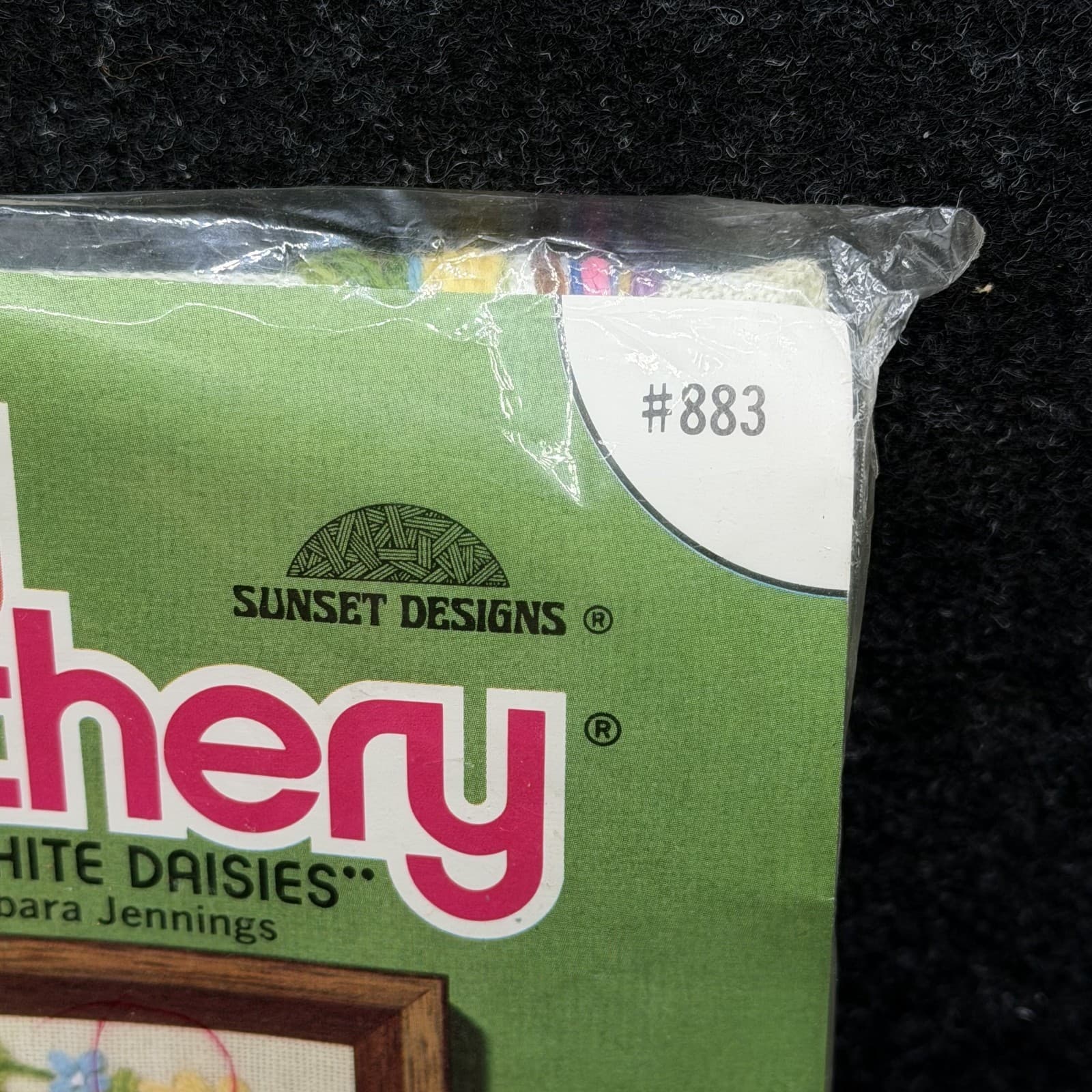 Vtg 1970s Jiffy Stitchery Crewel Embroidery Kit Photo Frame White Daisies USA - Thumbnail 3