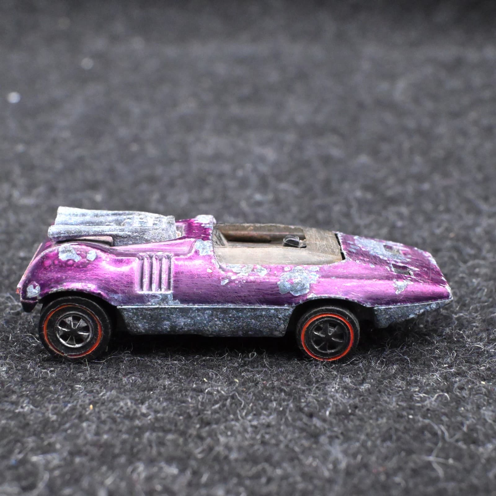 Hot Wheels Redline Peeping Bomb 1969 Purple Made In United States - Thumbnail 3