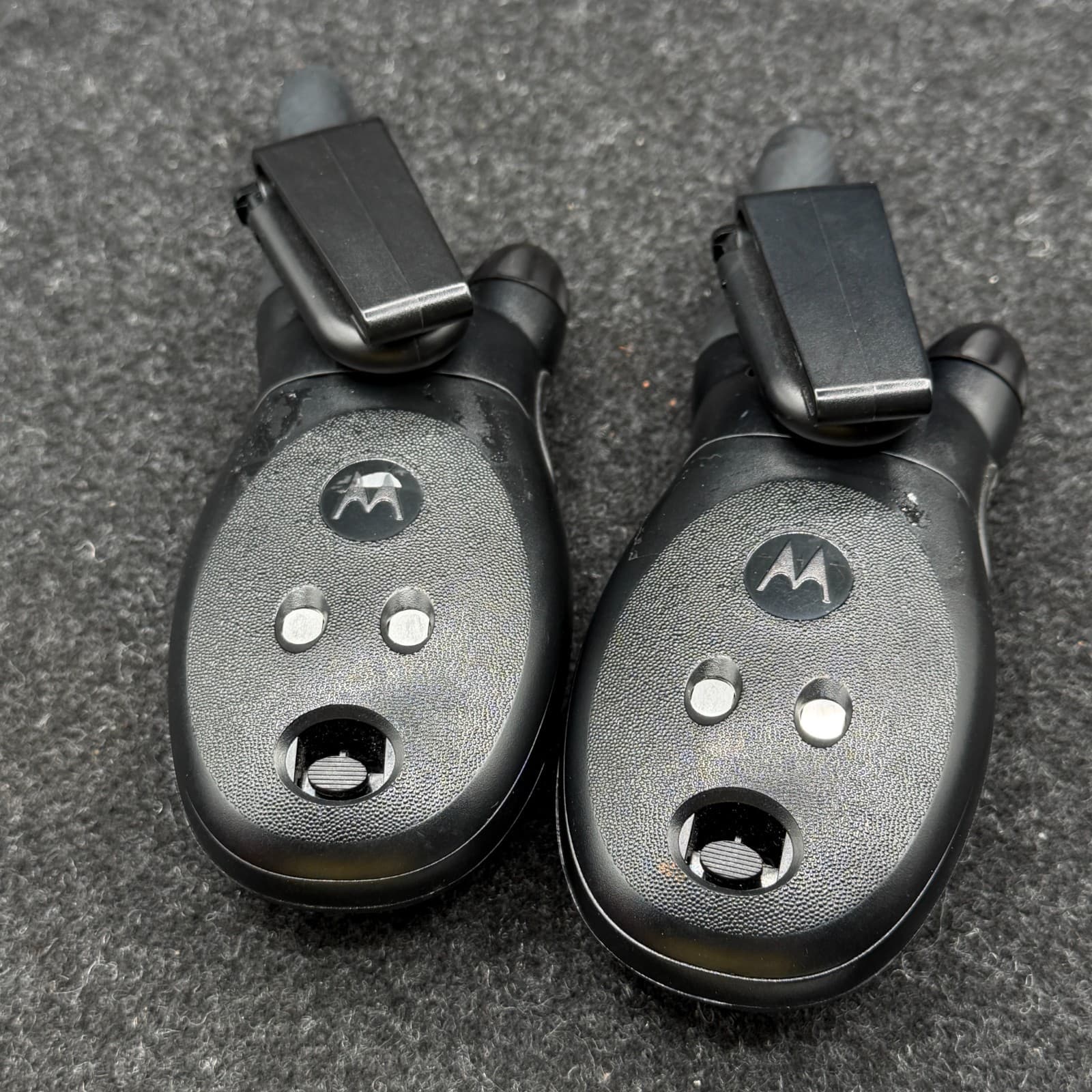 2 Motorola Talkabout T5000 22-Ch 2-Way Radio Walkie Talkie Set with Charger - Thumbnail 8