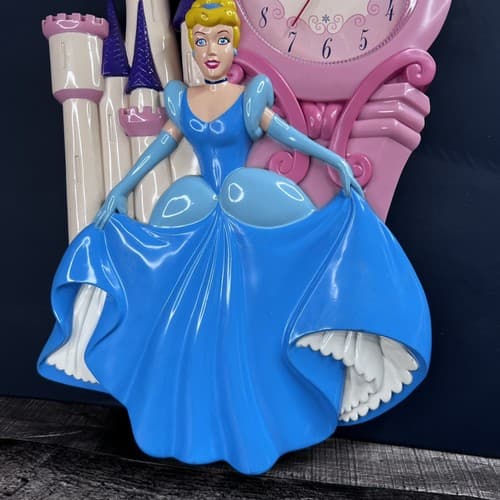Vintage Disney Princess CINDERELLA BELIEVE IN YOUR DREAMS WALL CLOCK Works - Thumbnail 6