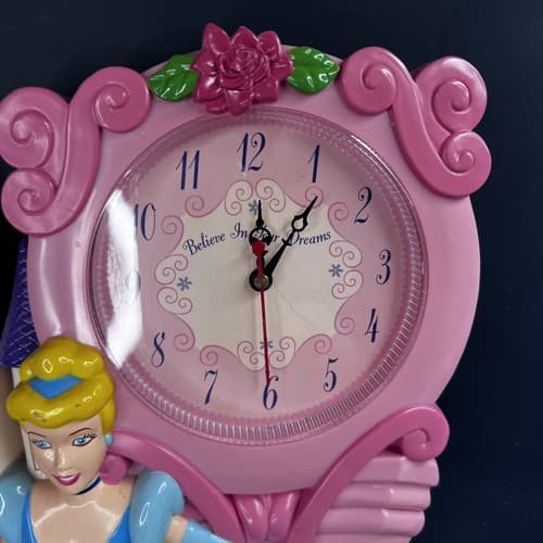 Vintage Disney Princess CINDERELLA BELIEVE IN YOUR DREAMS WALL CLOCK Works - Thumbnail 3