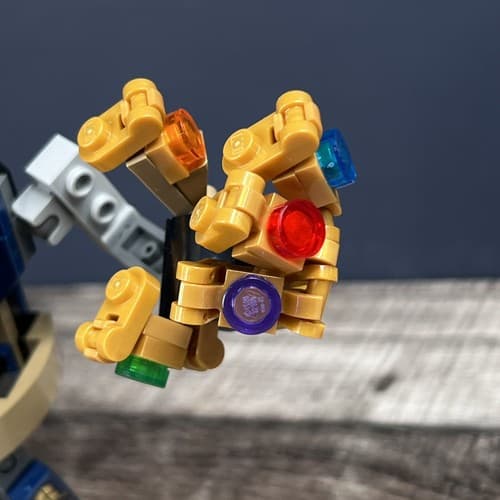 Not complete LEGO Marvel Avengerd 76141 Thanos Mech - Thumbnail 4