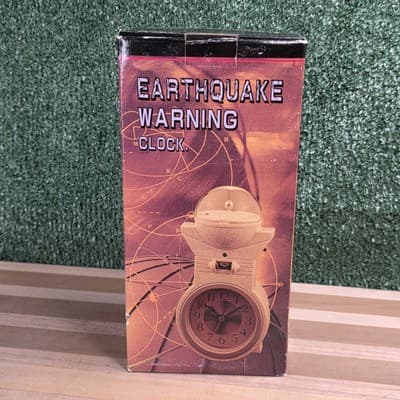 Vintage 90s Earthquake Warning Clock EA2000-C White Version - Thumbnail 4